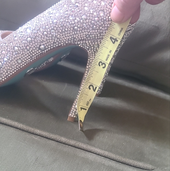 New Betsey Johnson SB-Hazil silver satin stilettos Size 6.5 - Picture 6 of 6